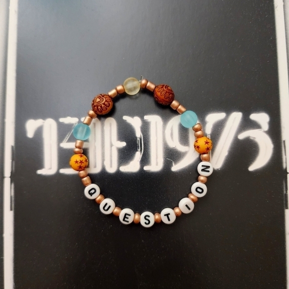 Taylor Swift Midnights Inspired Question Friendship Bracelet - Picture 1 of 4